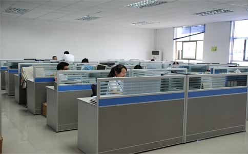 通發激光的辦公室很安靜，同事很友善